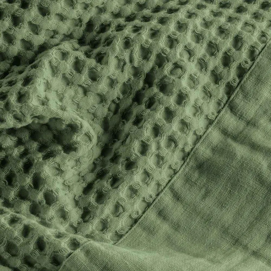 Halat de baie din fagure din bumbac cu glugă și volan de in - Plusos Viadurini