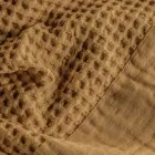 Halat de baie din fagure din bumbac cu glugă și volan de in - Plusos Viadurini