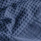 Halat de baie din fagure din bumbac cu glugă și volan de in - Plusos Viadurini