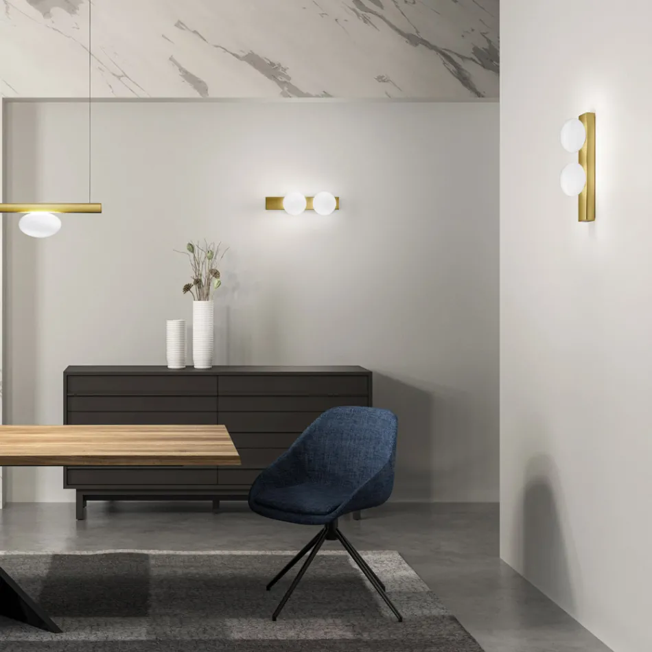 Aplica sau plafon din aluminiu și sticlă albă suflată - Alma Viadurini