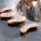 Gratar cu lemne cu placa de gatit si compartiment pentru suport de lemn - Ferran Viadurini