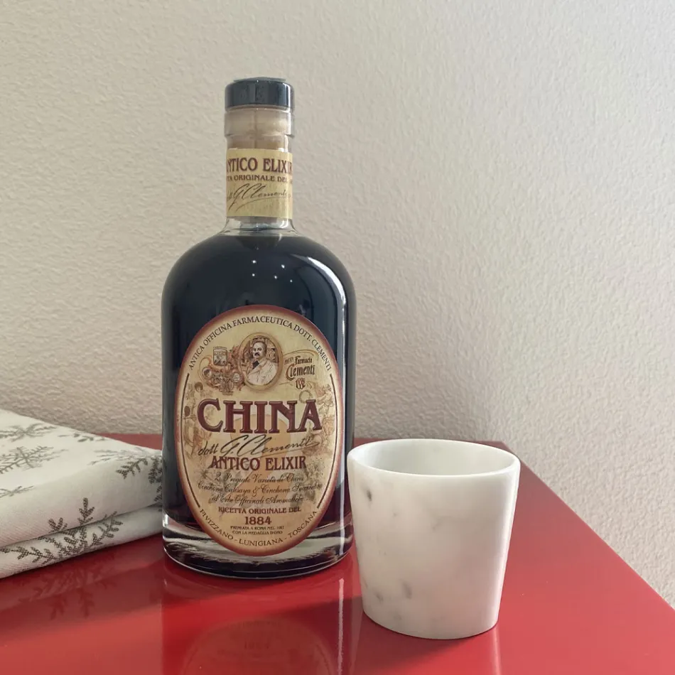 Sticlă Grappa în marmură albă de Carrara Fabricată în Italia - Fergie Viadurini