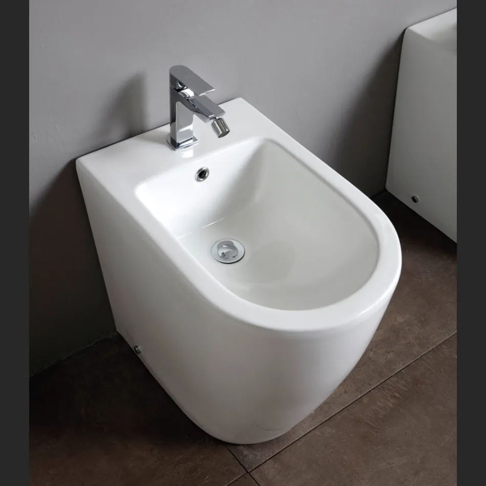 Bideu cu o singură gaură și scurgere deplasată din ceramică, cu design modern - Oleandro  Viadurini