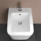 Bideu suspendat cu o singură gaură din ceramică albă, cu un design modern și elegant - Giunco Viadurini