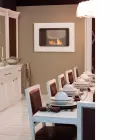 Semineu bio de perete alb cu design modern cu insertie din sticla Erica Viadurini