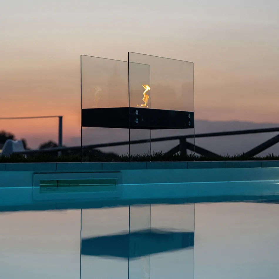 Semineu de podea cu bioetanol din metal negru si sticla securizata - Violante Viadurini