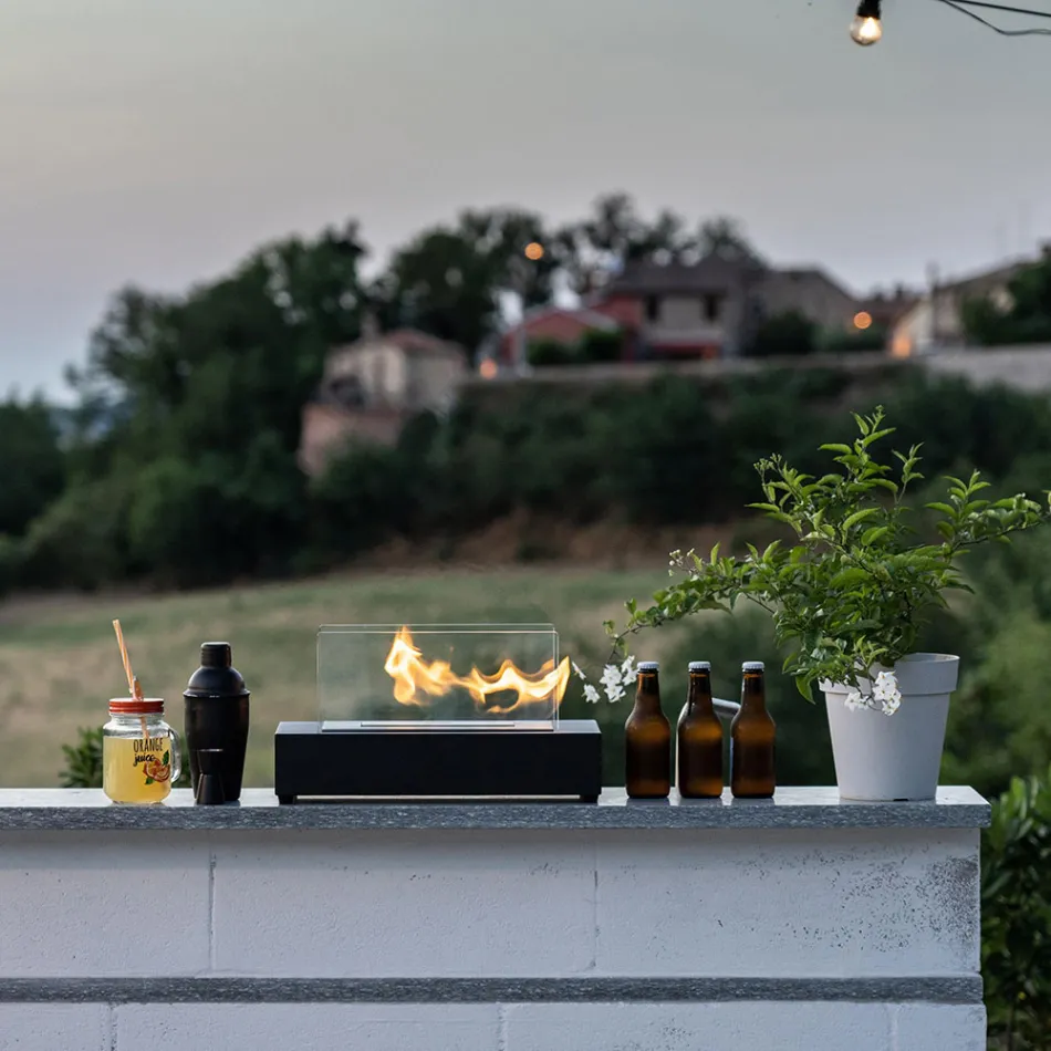 Semineu de masa cu bioetanol din sticla securizata si metal negru - Fiandre Viadurini