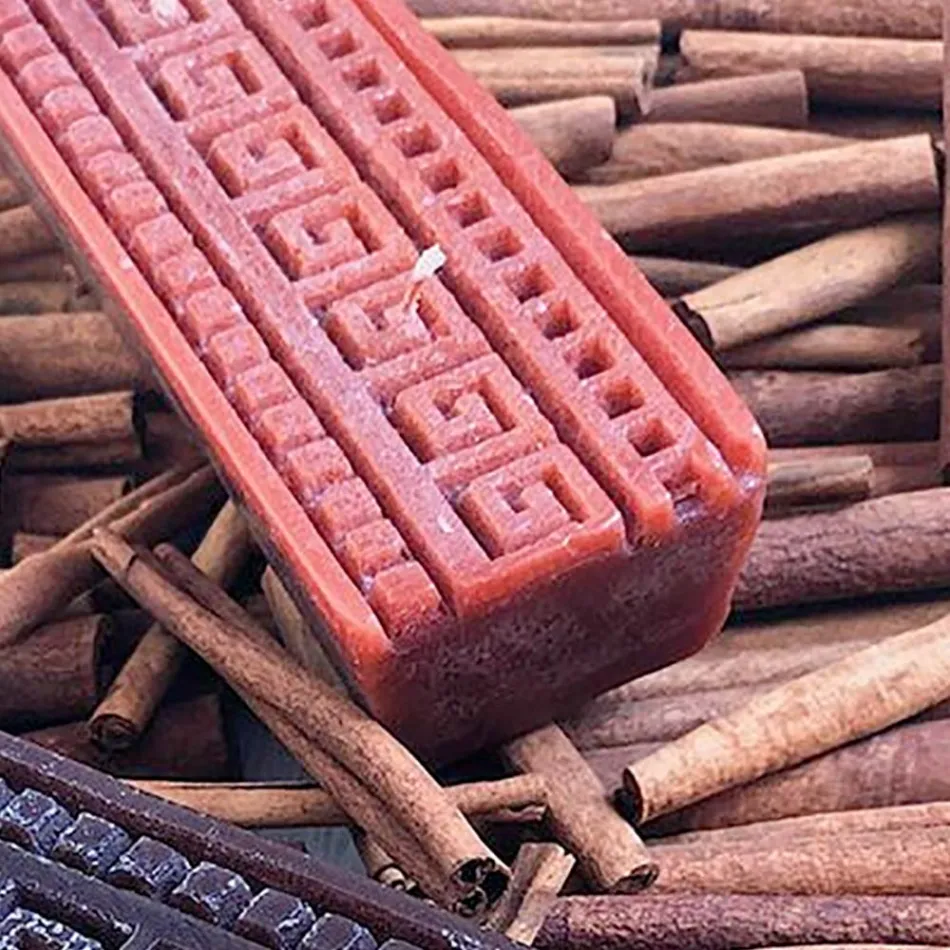 Lumanare artizanala cu parfum de scortisoara dreptunghiulara fabricata in Italia - Alissa Viadurini