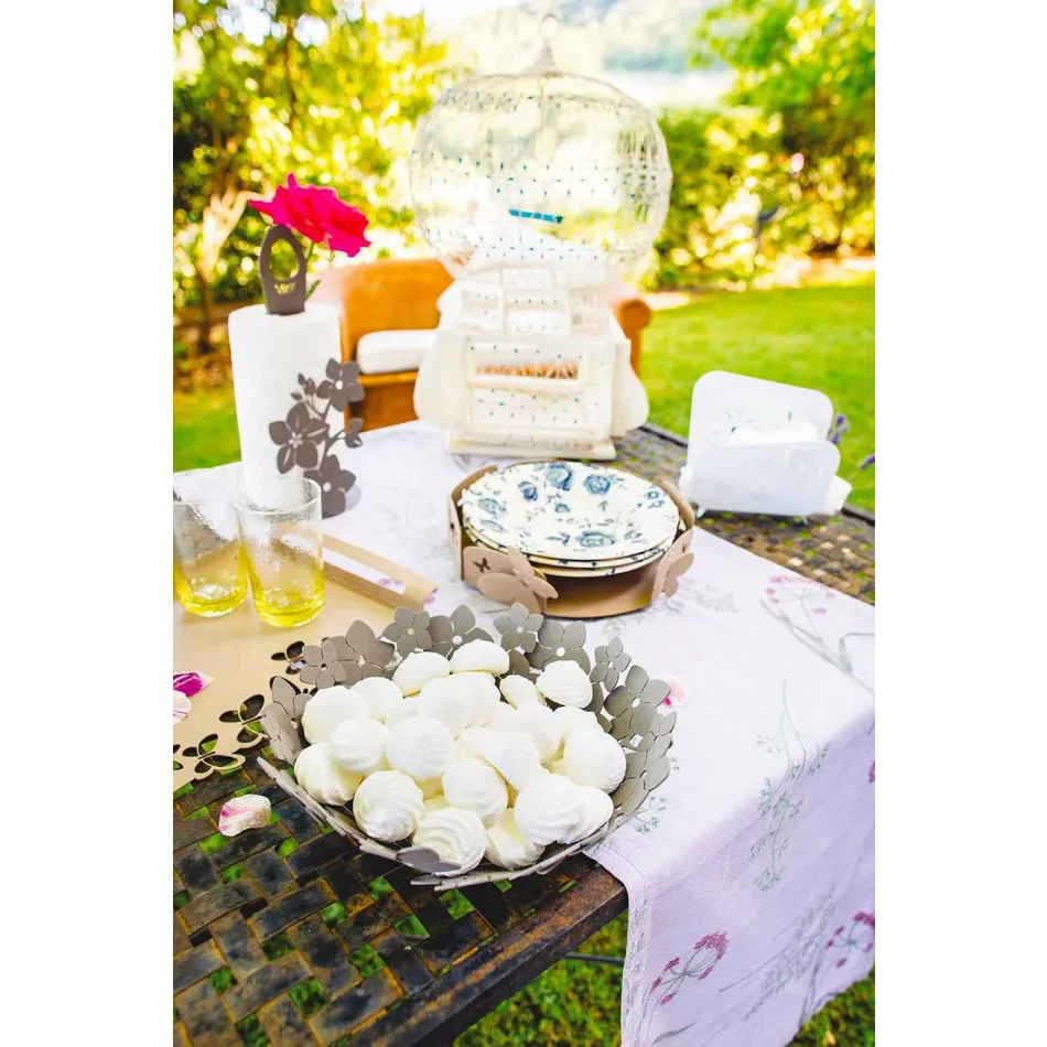 Piesa centrală cu flori în fier, alb sau albastru - Marken Viadurini