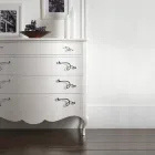 Comodă din lemn alb perlat în relief cu mânere cromate Made in Italy - Berlin Viadurini