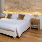 Noptieră din lemn masiv de tec cu 1 sertar - Penca Viadurini