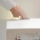 Noptieră cu lumină transparent cu LED-uri iluminate tactil Adelia Viadurini