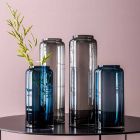 Pereche de vaze decorative în sticlă albastră și fumurie colorată, design modern - Adriano Viadurini