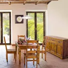 Buffet cu design clasic, finisaj rustic din lemn de salcâm masiv - Malaya Viadurini