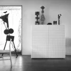 sideboard Design cu 2 usi model alb, negru sau auriu Flora Viadurini