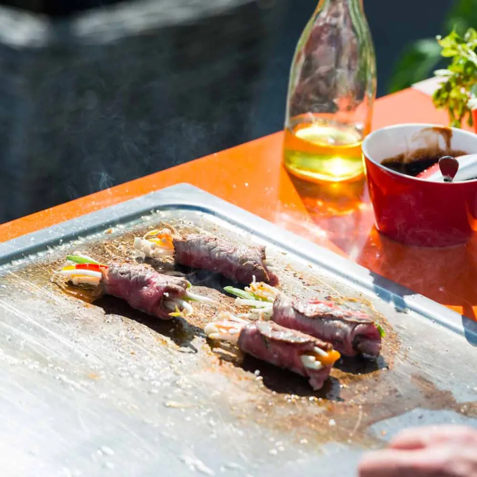 Bucătărie modernă pe roți pentru grădină în aer liber din lemn și oțel - Calliope Viadurini