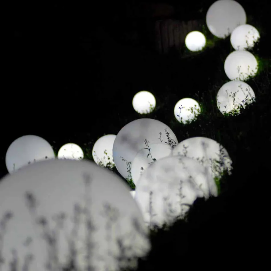 Sferă Globe / lampă de masă Slide Globo alb strălucitor realizat în Italia Viadurini