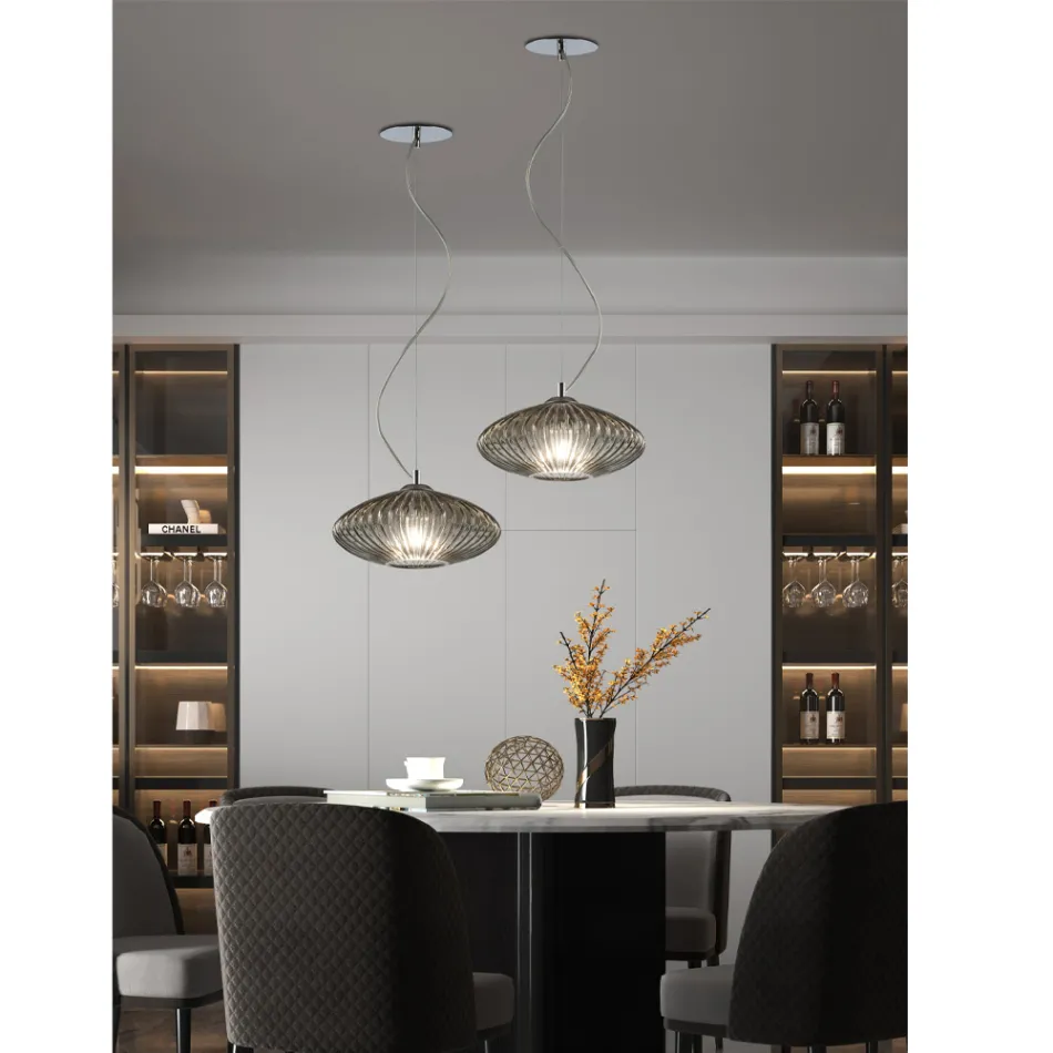 Lampă cu suspendare din sticlă suflată realizată manual în Veneția - Dafne Viadurini