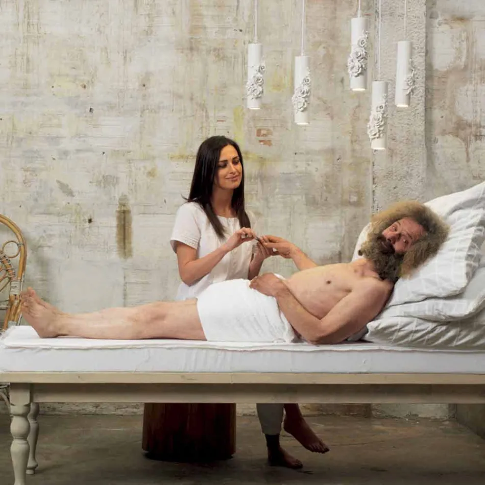 Lampă suspendată din ceramică albă mată cu flori decorative - Revoluție Viadurini