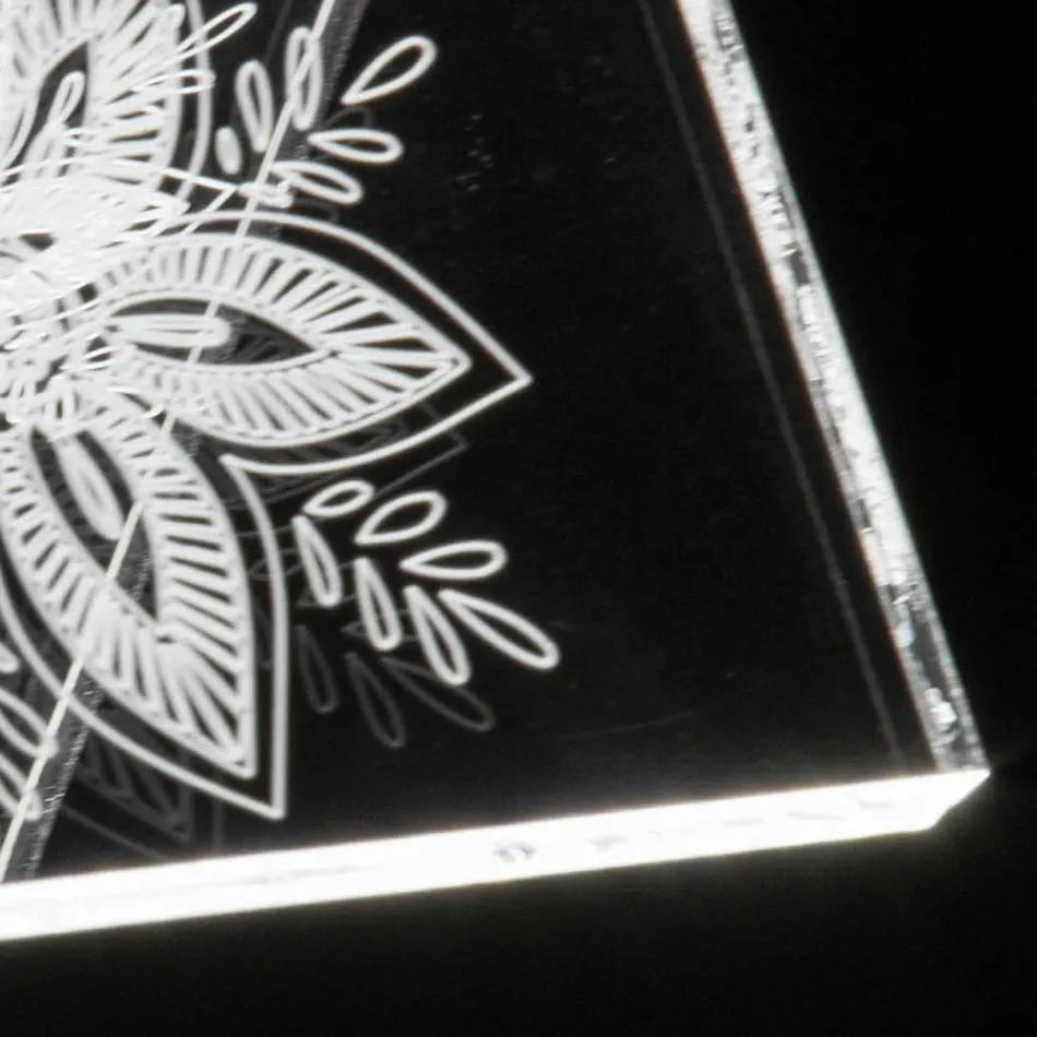 Lampă cu LED-uri, cristal acrilic, decorare cu laser - Possett Viadurini