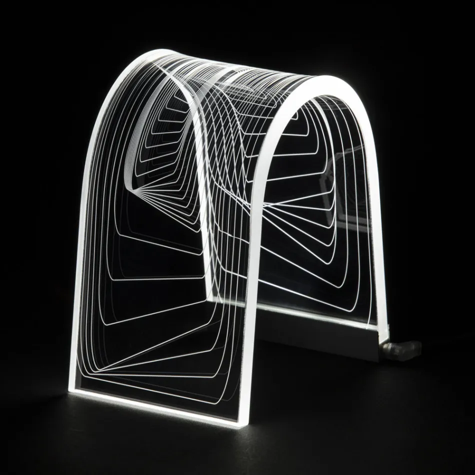 Lampa de Masa din Cristal Acrilic Transparent cu Decorat Gravat - Bertella Viadurini