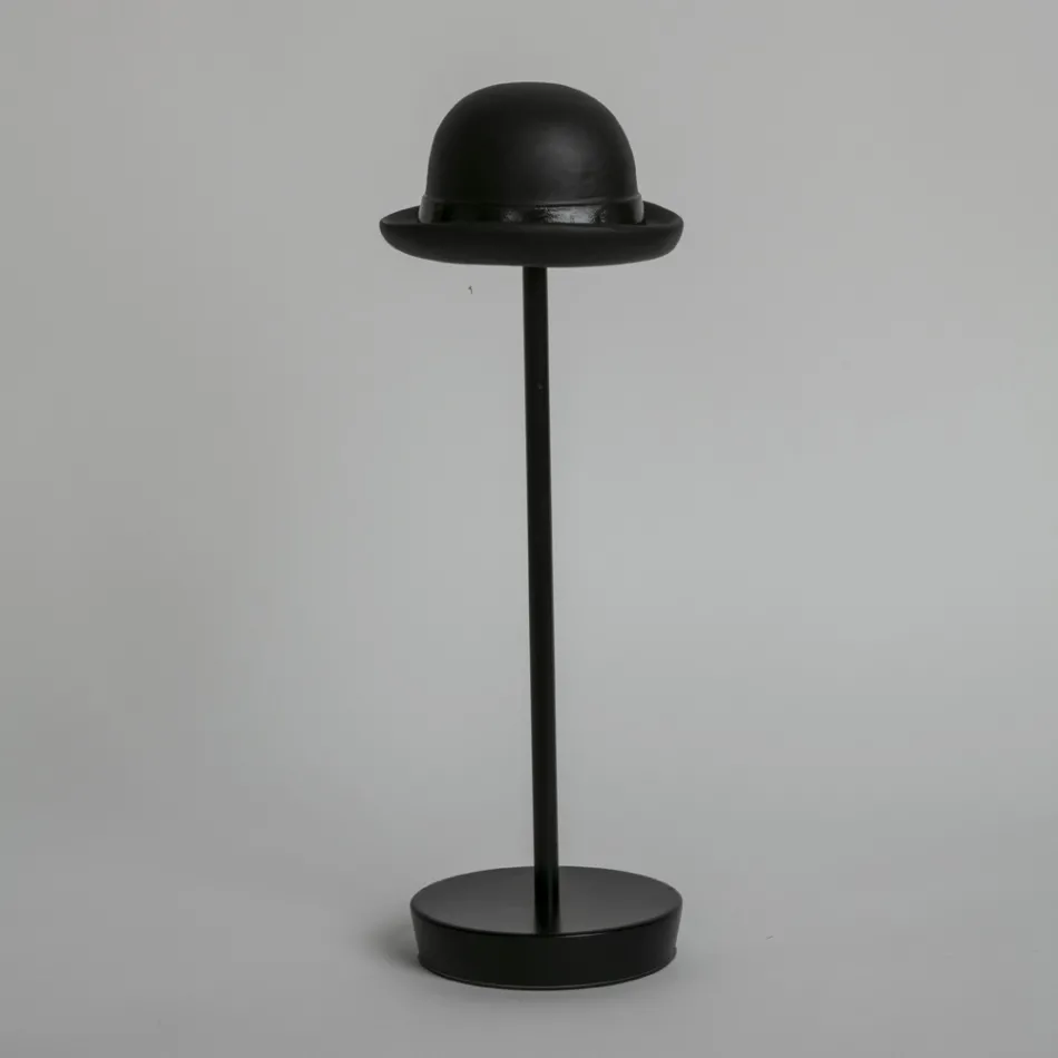 Lampă de masă reîncărcabilă și înclinabilă de la Magnet - Bombetta Viadurini