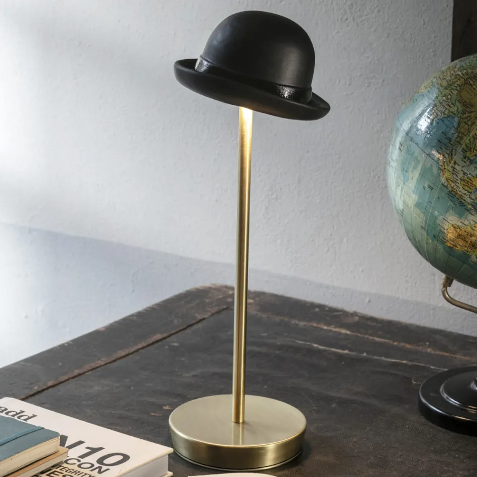 Lampă de masă reîncărcabilă și înclinabilă de la Magnet - Bombetta Viadurini