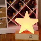 Lampă de masă din polietilenă sau LED Star Design - Ringostar Viadurini