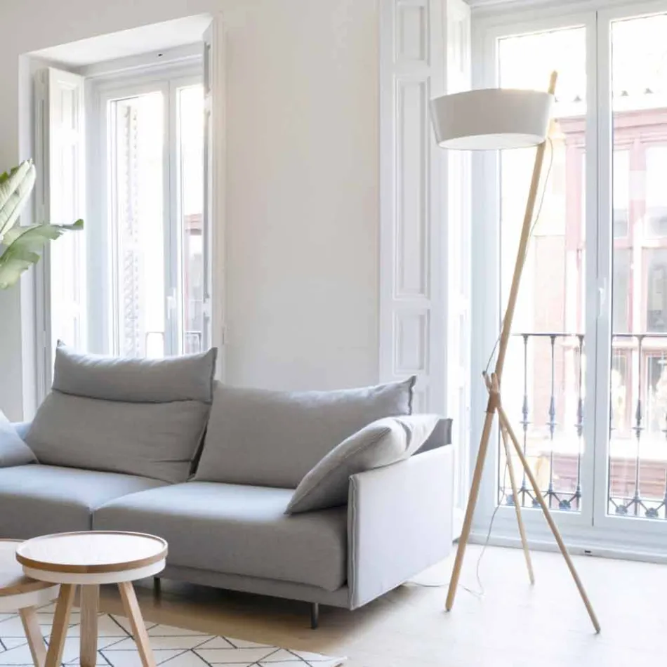 Lampă de podea din lemn și metal cu detalii din piele vegană - Avetta Viadurini