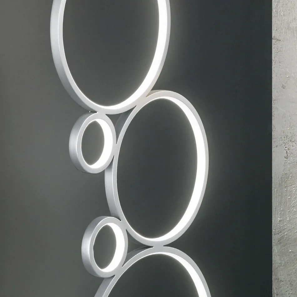 Lampă de podea LED modernă din metal vopsit auriu sau argintiu - Punto Viadurini