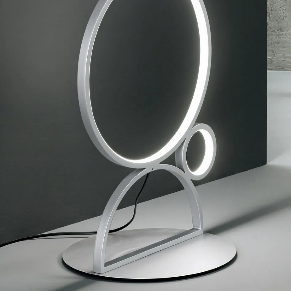 Lampă de podea LED modernă din metal vopsit auriu sau argintiu - Punto Viadurini