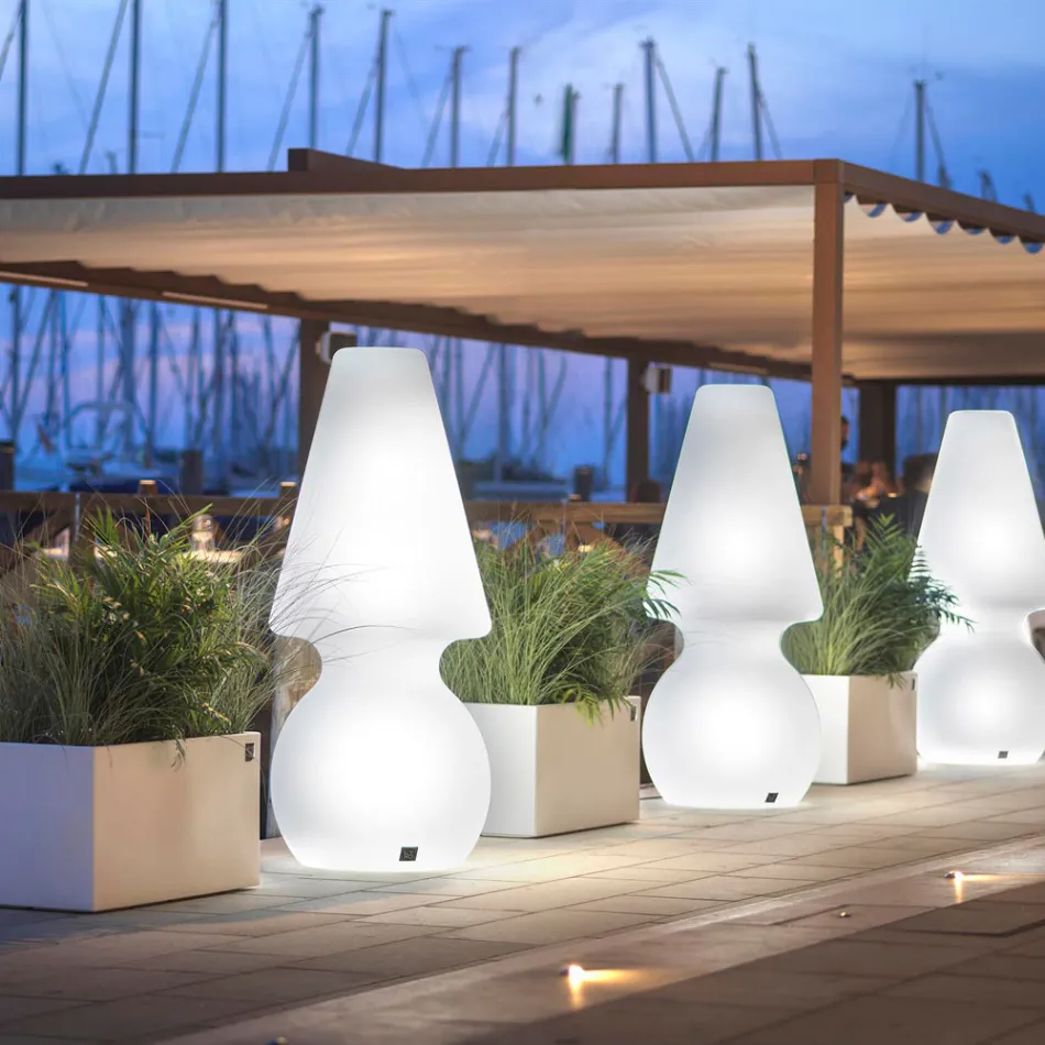 Lampă de podea pentru exterior Alvarez cu lumină LED din polietilenă, fabricată în Italia Viadurini