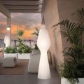 Lampă de podea pentru exterior Reyes din polietilenă cu lumină LED, fabricată în Italia