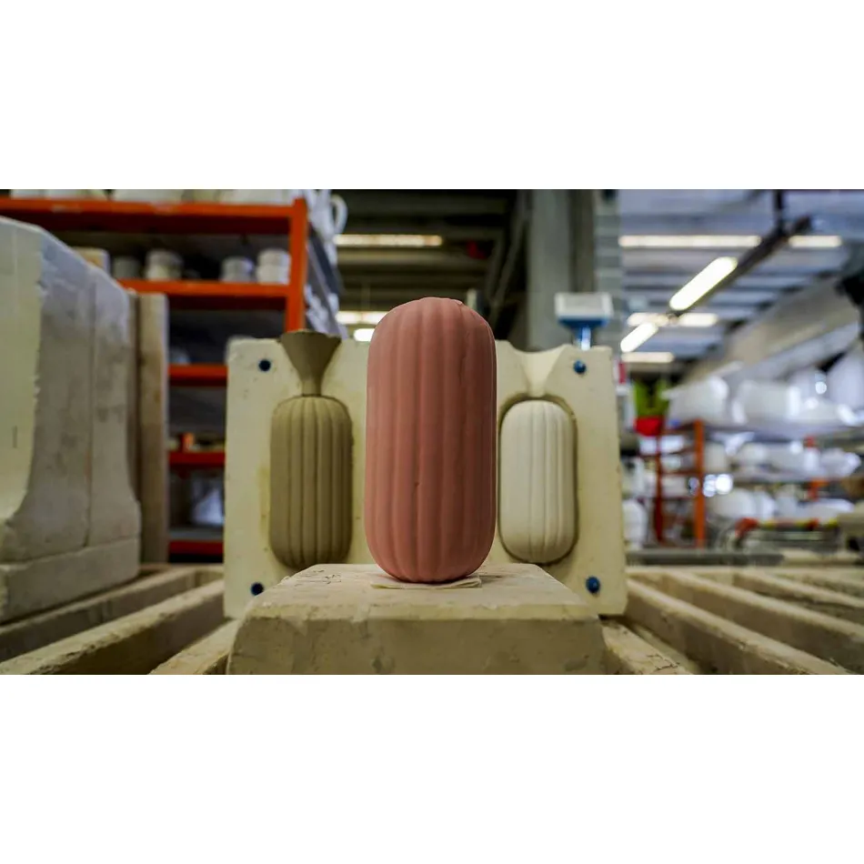 Lampa suspendată din ceramică retro galbenă sau verde, fabricată în Italia - Ferroluce Lariat Viadurini