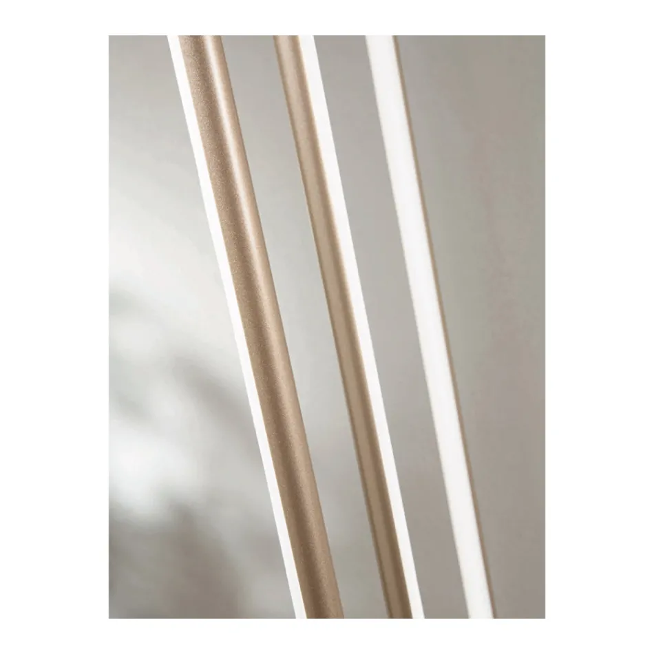 Candelabru cu 8 lumini LED din metal vopsit auriu si cabluri reglabile - portocaliu Viadurini