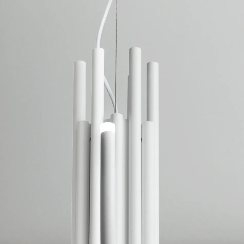 Candelabru LED cu 13 lumini din metal vopsit alb, negru sau auriu - Scorpion Viadurini