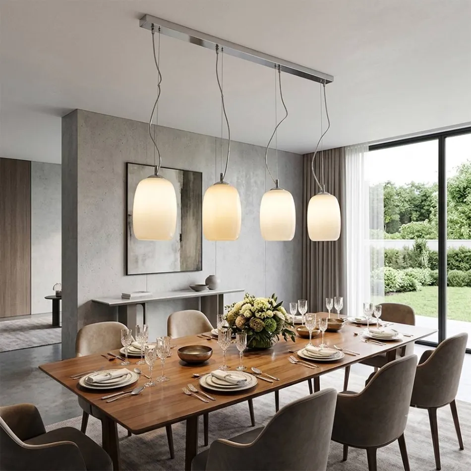 Candelabru cu patru lumini pe o bară liniară din sticlă suflată, fabricat în Italia - Soffio Viadurini