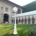 Lampa stradala inaltime de 145 cm din acril alb si aluminiu fabricata in Italia - Trovabianco Viadurini