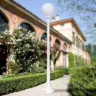 Lampa stradala inaltime de 172 cm din acril alb si aluminiu fabricata in Italia - Trovabianco Viadurini