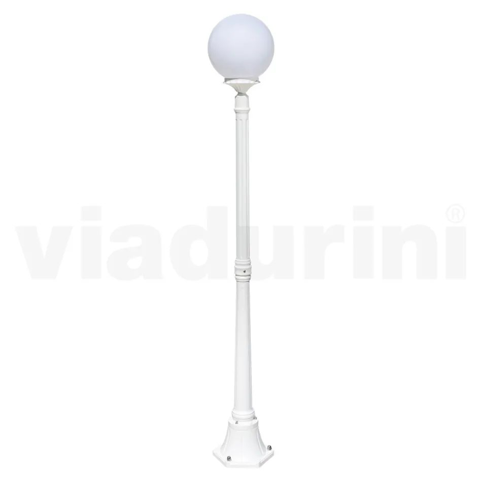 Lampa stradala inaltime de 172 cm din acril alb si aluminiu fabricata in Italia - Trovabianco Viadurini