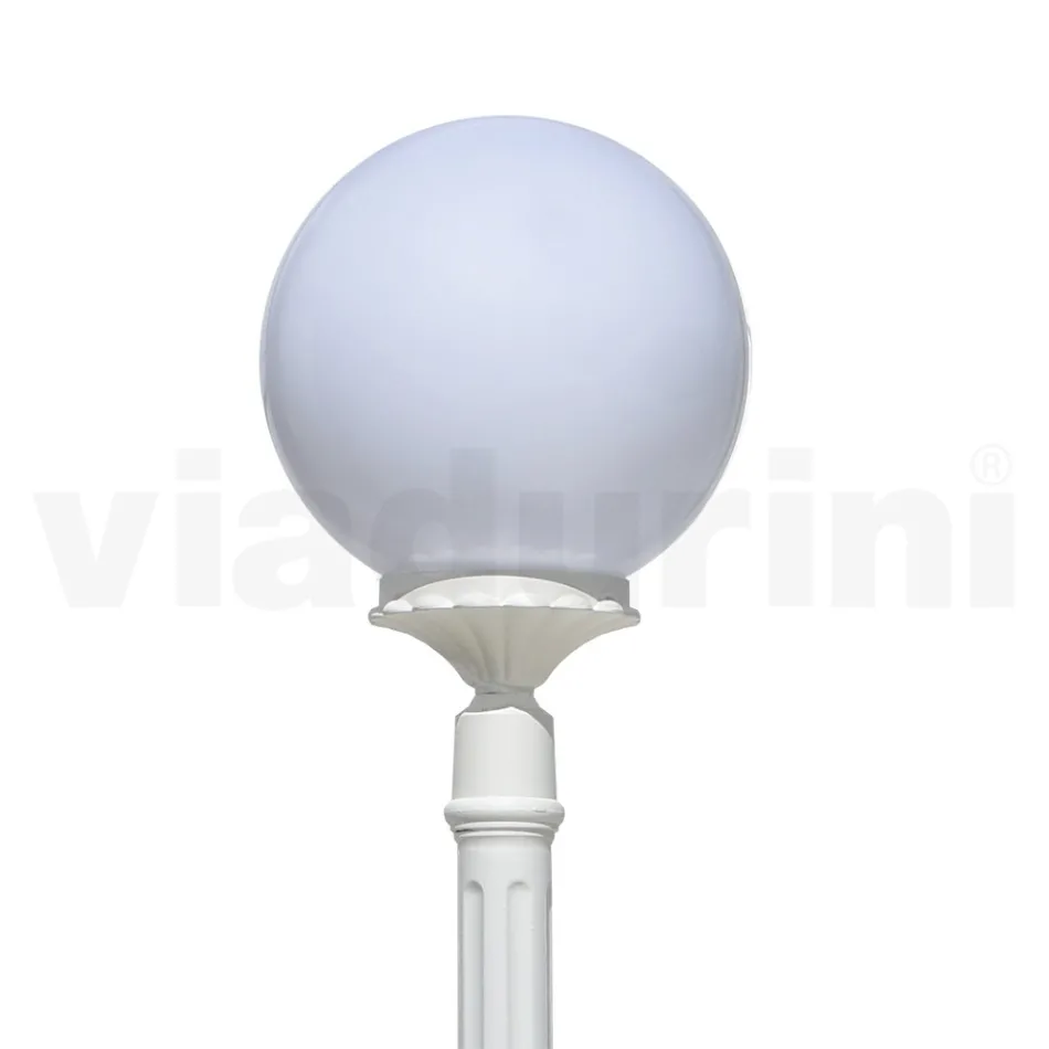Lampa stradala inaltime de 208 cm din acril alb si aluminiu fabricata in Italia - Trovabianco Viadurini