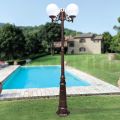 Lampă stradală înaltă de 230 cm din acril negru și aluminiu fabricată în Italia - Trovanero