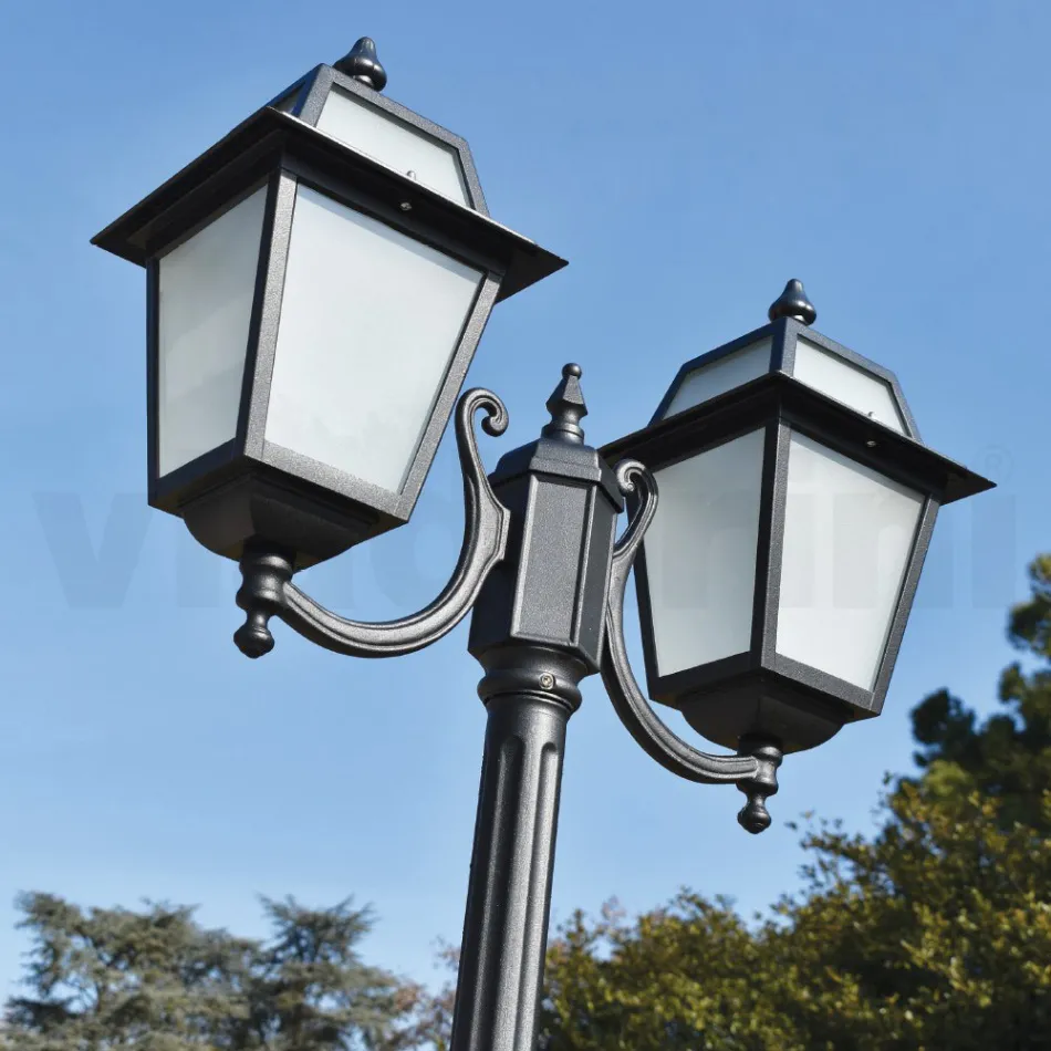 Lampar de gradina inaltime de 238 cm din Aluminiu Antracit si Sticla sablata - Elric Viadurini