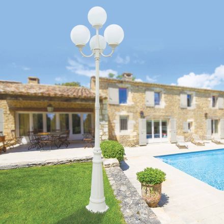 Lampa stradala inaltime de 270 cm din acril alb si aluminiu fabricata in Italia - Trovabianco Viadurini