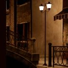 Lampă de exterior cu 2 lumini din sticlă albă, cupru și alamă - Veneția de Il Fanale Viadurini