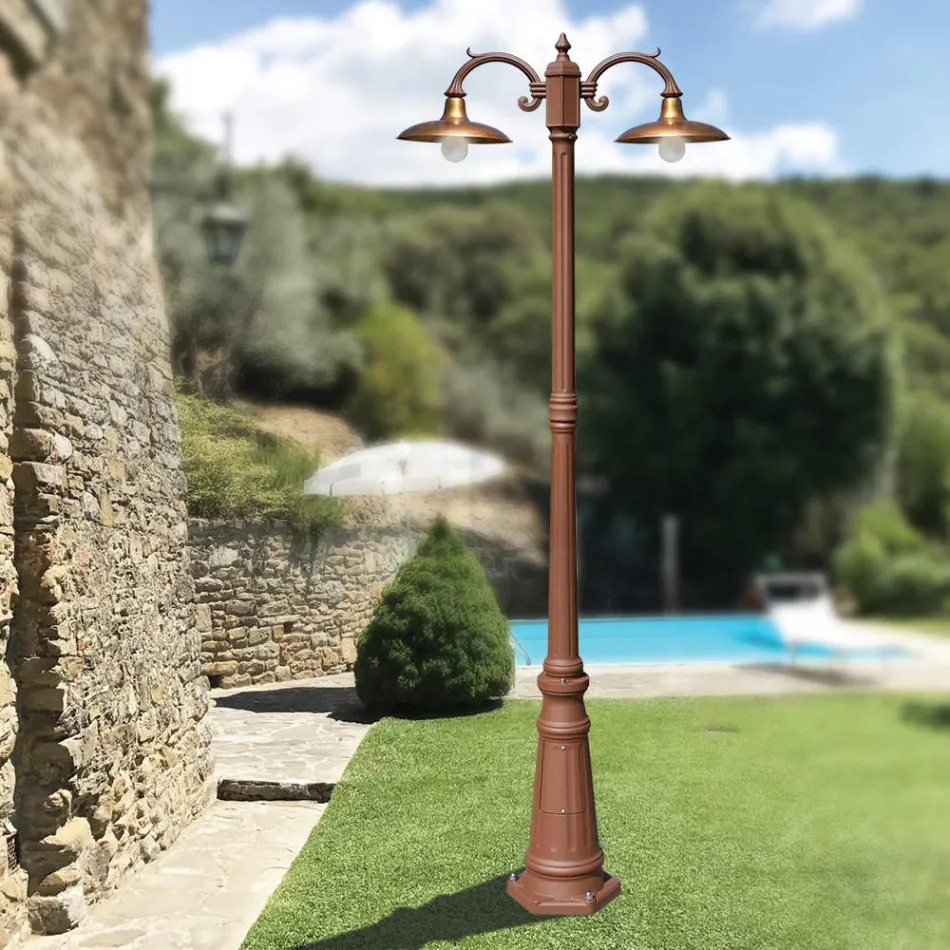 Lampa stradala in stil vintage 2 lumini din aluminiu si alama Made in Italy - Adela Viadurini