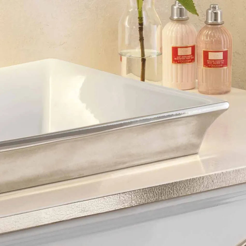 În baie semi-adâncit chiuveta în argilă și platină din Italia, Guido Viadurini