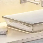 În baie semi-adâncit chiuveta în argilă și platină din Italia, Guido Viadurini