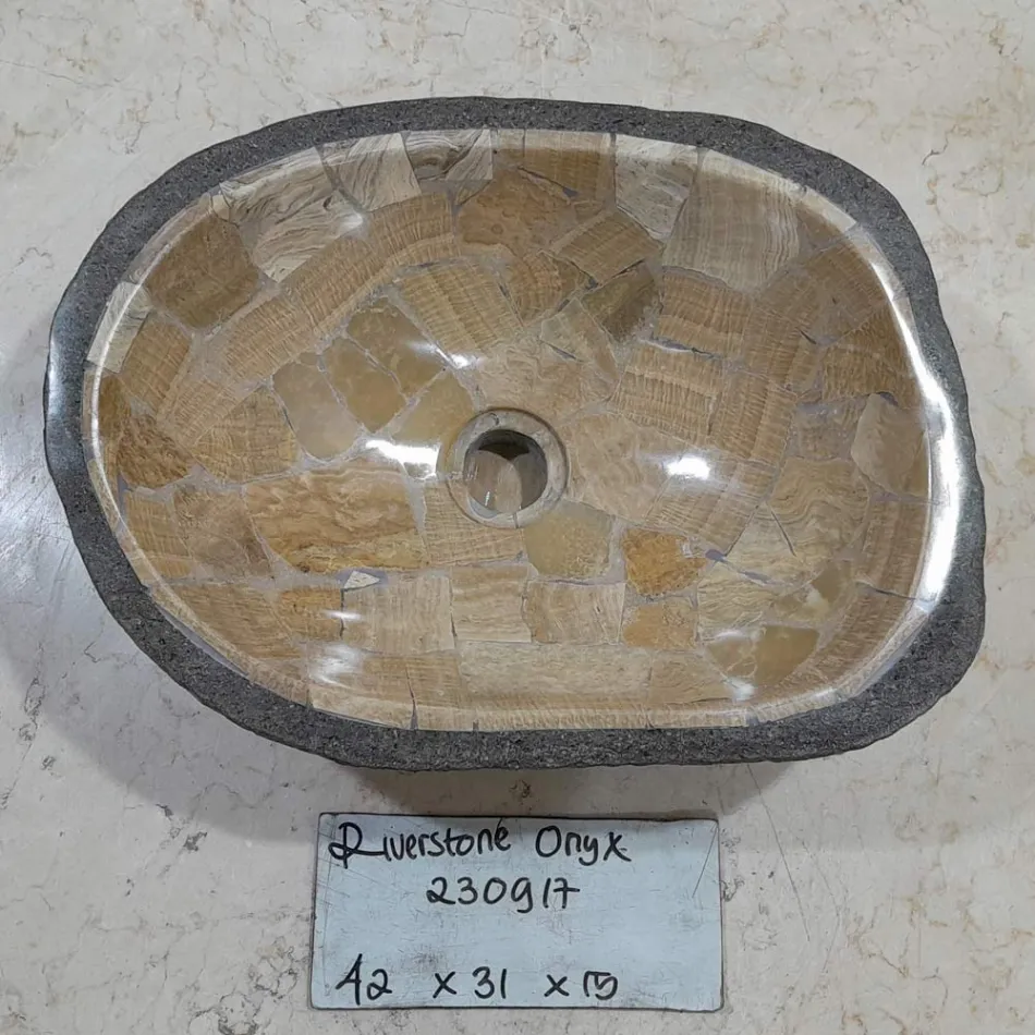 Canapea din blatul manual, piatra de râu, Palata Viadurini