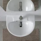 Chiuvetă ceramică albă suspendată, cu un design modern și elegant - Silica Viadurini
